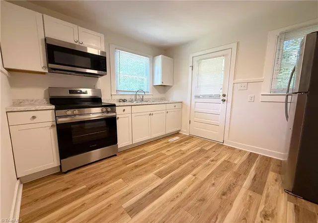 Photo 4 of Single family home for sale at 2604 Lyndhurst Ave, Winston Salem, NC 27103 | MLS# 1229043 | Listing updated on 2026-10-20