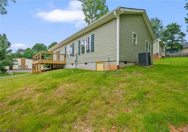 33rd image of 4160 Moat Dr, Winston Salem, NC 27101 | MLS# 1222144
