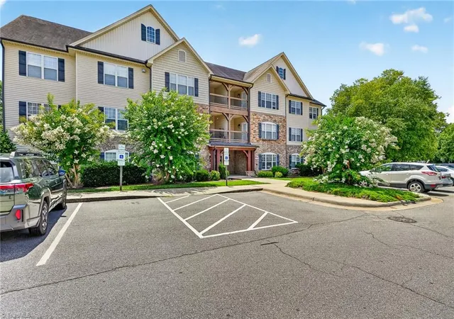 Single family home for sale at 4722 Tatton Park Cir #3C, Winston Salem, NC 27103 | MLS# 1229107