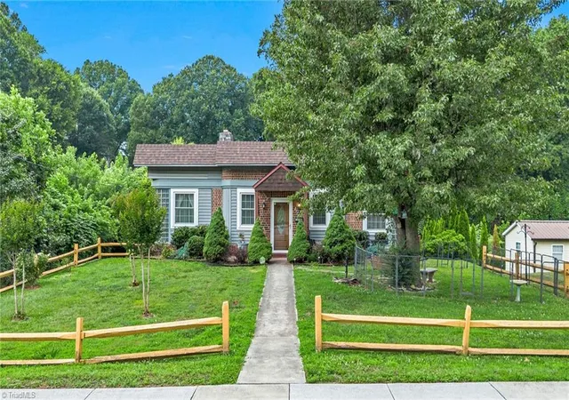 2nd image of 211 N Bridge St, Jonesville, NC 28642 | MLS# 1227039