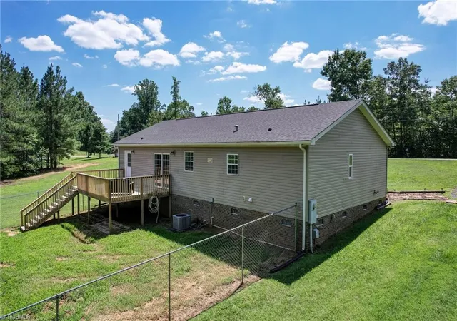 Photo 4 of Sale Pending at 863 Crutchfield Rd, Reidsville, NC 27320 | MLS# 1229624 | Listing updated on 2026-09-12