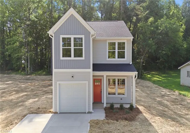 1st image of 120 Maplewood Ave, Thomasville, NC 27360 | MLS# 1227280