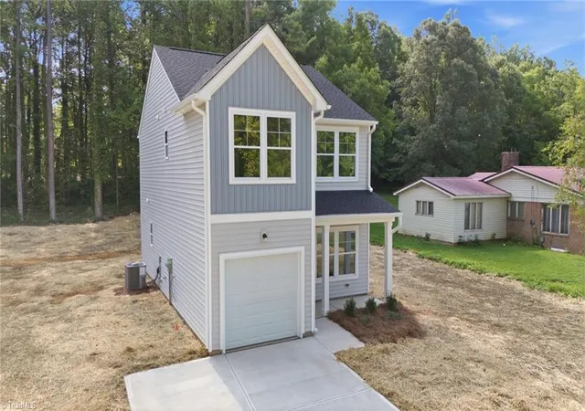 2nd image of 120 Maplewood Ave, Thomasville, NC 27360 | MLS# 1227280