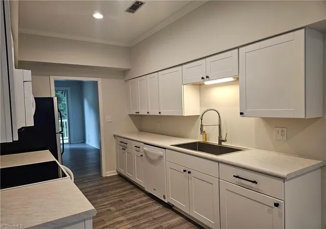 2nd image of 113 Forest View Dr, Winston Salem, NC 27104 | MLS# 1229896