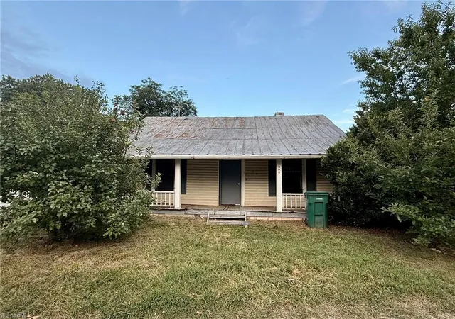 1st image of 999 Robbins Cir, Lexington, NC 27292 | MLS# 1230651