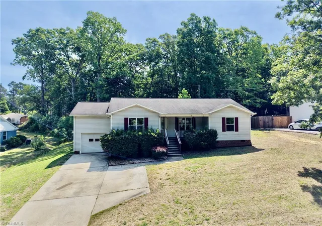 3rd image of 2391 Bellemeade St, High Point, NC 27263 | MLS# 1219419