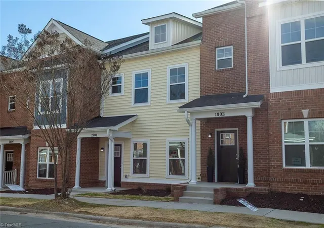 Photo 3 of Single family home for sale at 1904 Everitt St, Greensboro, NC 27401 | MLS# 1181722 | Listing updated on 2026-07-02