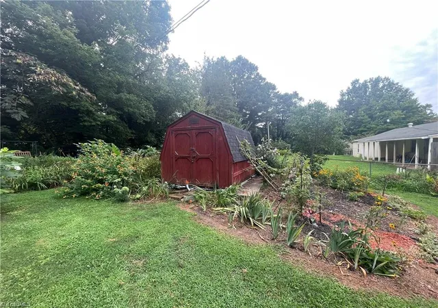 15th image of 105 Spruce St, Lexington, NC 27292 | MLS# 1233113