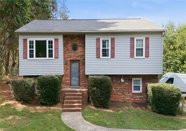 3rd image of 7119 Hunting Brook Ct, Walkertown, NC 27051 | MLS# 1226967