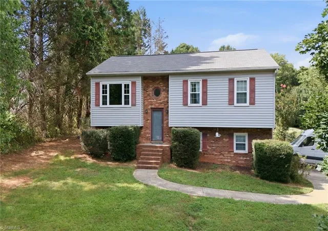 5th image of 7119 Hunting Brook Ct, Walkertown, NC 27051 | MLS# 1226967