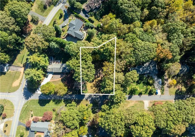 2nd image of 1039 Huntingdon Rd, Winston Salem, NC 27104 | MLS# 1206090