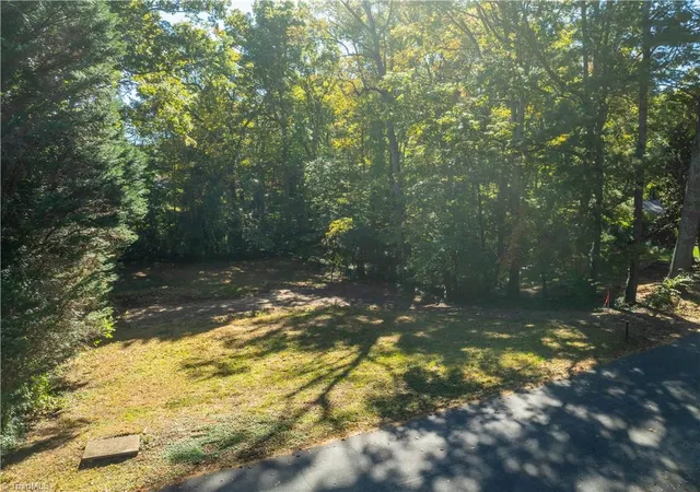5th image of 1039 Huntingdon Rd, Winston Salem, NC 27104 | MLS# 1206090