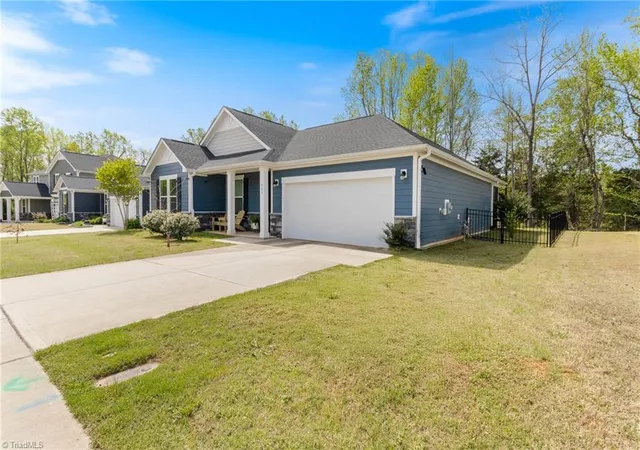 Photo 3 of Single Family Residence at 532 Kayak Ct, Mebane, NC 27302 | MLS# 1215101 | | Sold on 2026-06-23