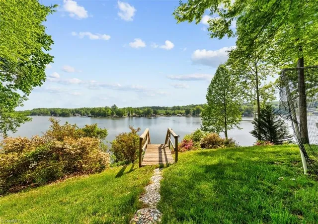 Photo 3 of Sale Pending at 330 Hillview Dr, Lexington, NC 27292 | MLS# 1216715 | Listing updated on 2026-10-08