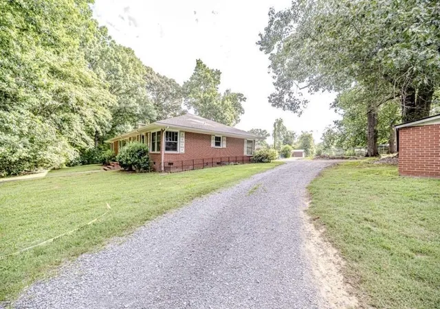 2nd image of 284 Back Creek Rd, Asheboro, NC 27205 | MLS# 1226997