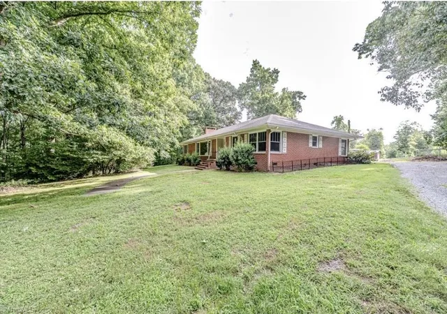 3rd image of 284 Back Creek Rd, Asheboro, NC 27205 | MLS# 1226997
