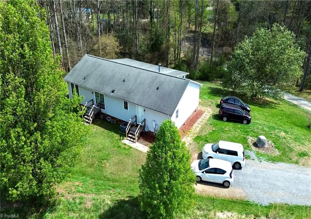 Homes for sale in Thurmond, NC | 184 Silver Pine Trl, Thurmond, NC 28683 | MLS# 1214819