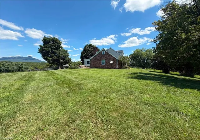 4th image of 1207 Grassy Creek Rd, Pinnacle, NC 27043 | MLS# 1230161