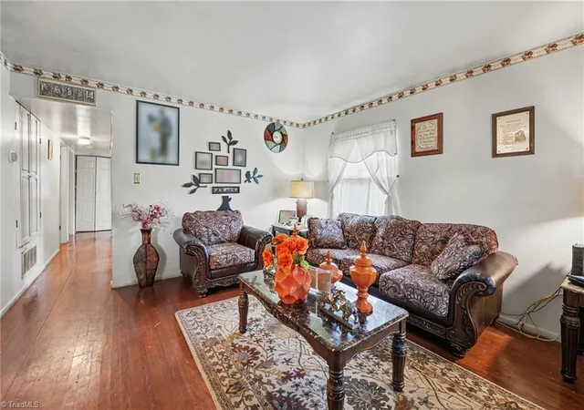 2nd image of 4304 Jasmin Ct, Winston Salem, NC 27105 | MLS# 1231228