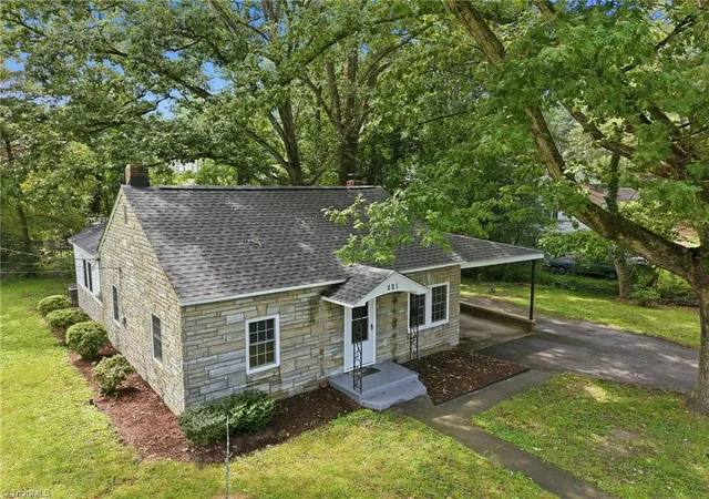41st image of 221 Zollicoffer Ave, Henderson, NC 27536 | MLS# 1229199