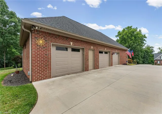 Photo 3 of Single family home for sale at 704 Terrace Dr, Lexington, NC 27295 | MLS# 1226176 | Listing updated on 2026-08-25