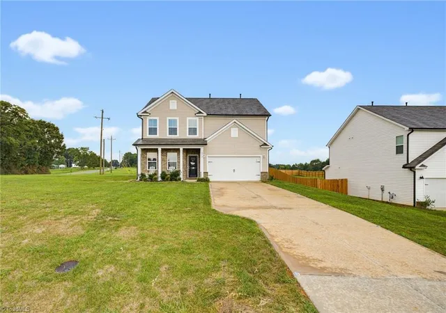Photo 2 of Single family home for sale at 4210 Barrow Farm Rd, Kernersville, NC 27284 | MLS# 1231167 | Listing updated on 2026-09-17