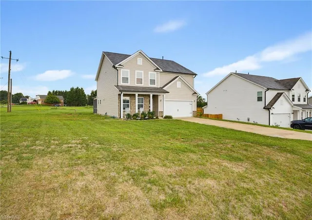 Photo 3 of Single family home for sale at 4210 Barrow Farm Rd, Kernersville, NC 27284 | MLS# 1231167 | Listing updated on 2026-09-17