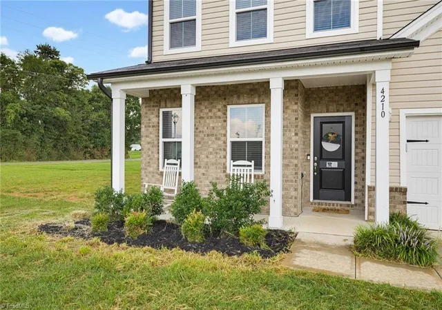 Photo 4 of Single family home for sale at 4210 Barrow Farm Rd, Kernersville, NC 27284 | MLS# 1231167 | Listing updated on 2026-09-17