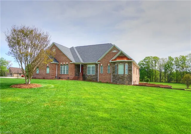 2nd image of 124 Will Taylor Ln, Winston Salem, NC 27107 | MLS# 1218423