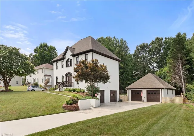 Photo 3 of Single family home for sale at 7049 Orchard Path Dr, Clemmons, NC 27012 | MLS# 1227168 | Listing updated on 2026-09-16