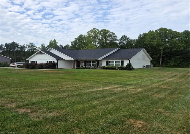 Photo 3 of Single family home for sale at 343 Parks Meadows Dr, Lexington, NC 27292 | MLS# 1231462 | Listing updated on 2026-08-27