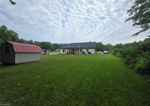 Photo 5 of Single family home for sale at 343 Parks Meadows Dr, Lexington, NC 27292 | MLS# 1231462 | Listing updated on 2026-08-27