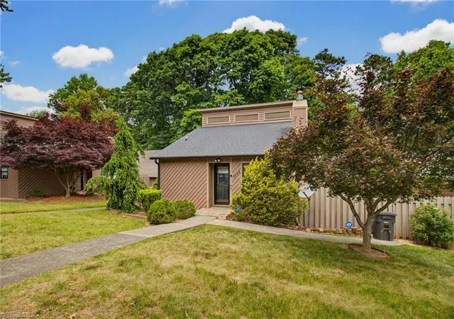 2nd image of 1884 Stonewood Dr Sw, Winston Salem, NC 27103 | MLS# 1220014