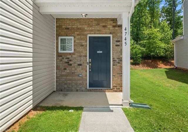 Homes for sale in Pfafftown, NC | 4745 Wesmar Ct, Pfafftown, NC 27040 | MLS# 1226812