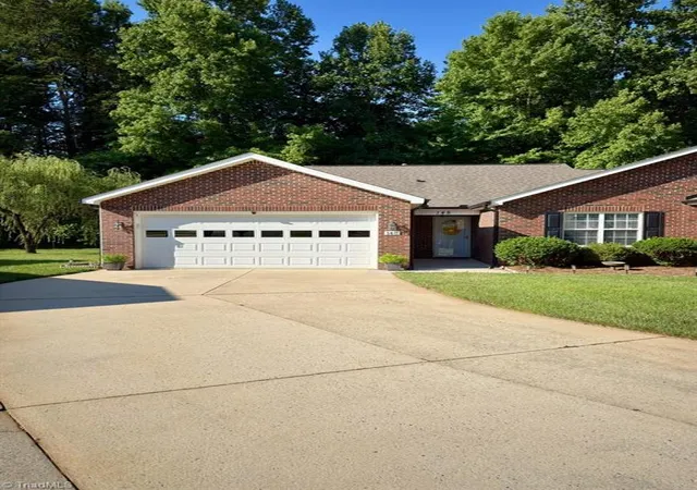 Photo 2 of Single family home for sale at 148 Wyndham Ct, High Point, NC 27265 | MLS# 1227879 | Listing updated on 2026-08-18
