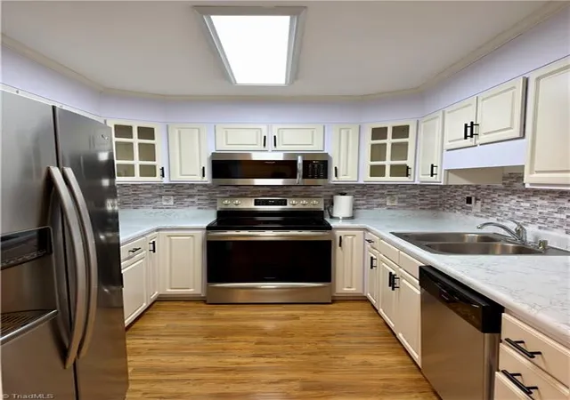 Photo 4 of Single family home for sale at 148 Wyndham Ct, High Point, NC 27265 | MLS# 1227879 | Listing updated on 2026-09-22