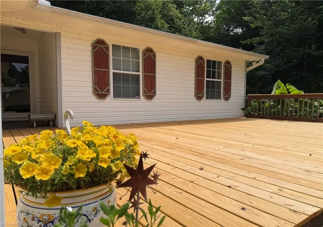 Photo 2 of Sale Pending at 221 Farmview Rd, Madison, NC 27025 | MLS# 1226078 | Listing updated on 2026-08-13