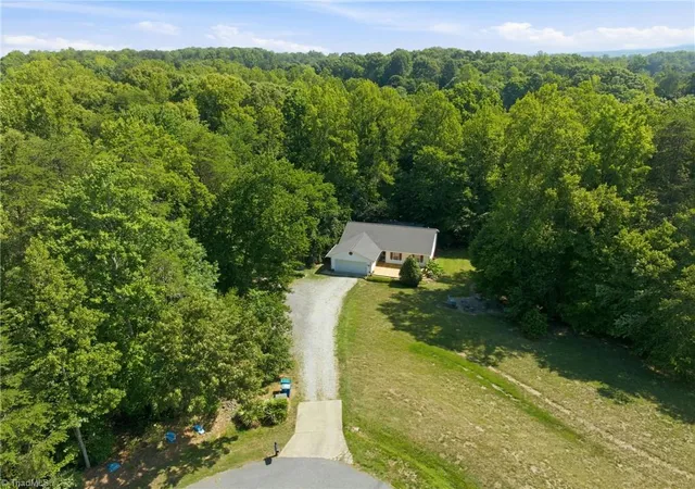 Photo 3 of Sale Pending at 221 Farmview Rd, Madison, NC 27025 | MLS# 1226078 | Listing updated on 2026-08-13