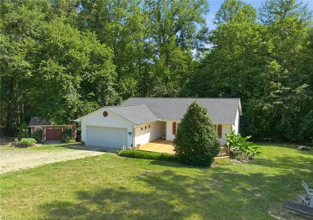 Photo 3 of Sale Pending at 221 Farmview Rd, Madison, NC 27025 | MLS# 1226078 | Listing updated on 2026-08-13
