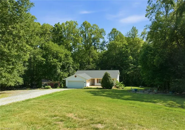 Photo 4 of Sale Pending at 221 Farmview Rd, Madison, NC 27025 | MLS# 1226078 | Listing updated on 2026-08-13