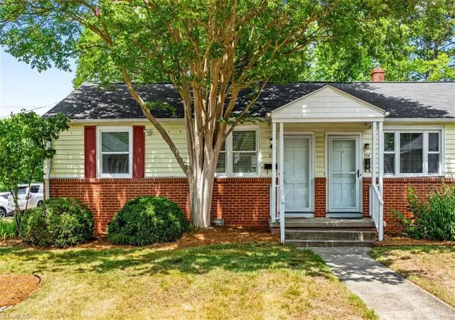 Homes for sale in Greensboro, NC | 556 Overlook St, Greensboro, NC 27403 | MLS# 1224053