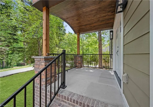 Photo 3 of Single family home for sale at 4814 Selwyn Dr, Winston Salem, NC 27104 | MLS# 1228119 | Listing updated on 2026-09-11