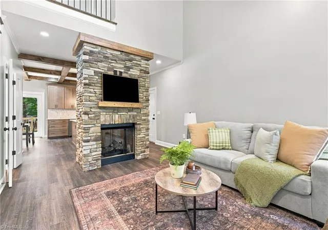 Photo 4 of Single family home for sale at 4814 Selwyn Dr, Winston Salem, NC 27104 | MLS# 1228119 | Listing updated on 2026-09-11