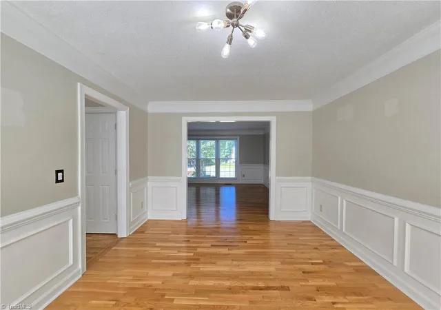Photo 3 of Sale Pending at 5 Killington Pl, Greensboro, NC 27407 | MLS# 1222505 | Listing updated on 2026-09-09