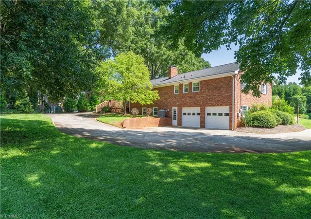 34th image of 2910 Hope Valley Rd, Winston Salem, NC 27106 | MLS# 1232890