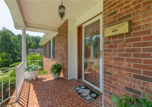 3rd image of 2910 Hope Valley Rd, Winston Salem, NC 27106 | MLS# 1232890