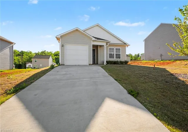 Photo 2 of Single family home for sale at 331 Peacock Cir, Lexington, NC 27292 | MLS# 1217399 | Listing updated on 2026-09-02
