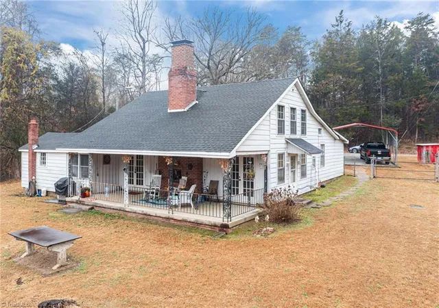 Photo 3 of Single family home for sale at 3250 Mine Crk Rd, Burlington, NC 27217 | MLS# 1231108 | Listing updated on 2026-08-13