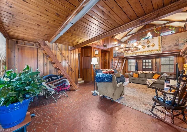 Photo 4 of Single family home for sale at 3250 Mine Crk Rd, Burlington, NC 27217 | MLS# 1231108 | Listing updated on 2026-08-13