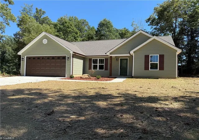 3rd image of 226 Holland Ln, Thomasville, NC 27360 | MLS# 1219010